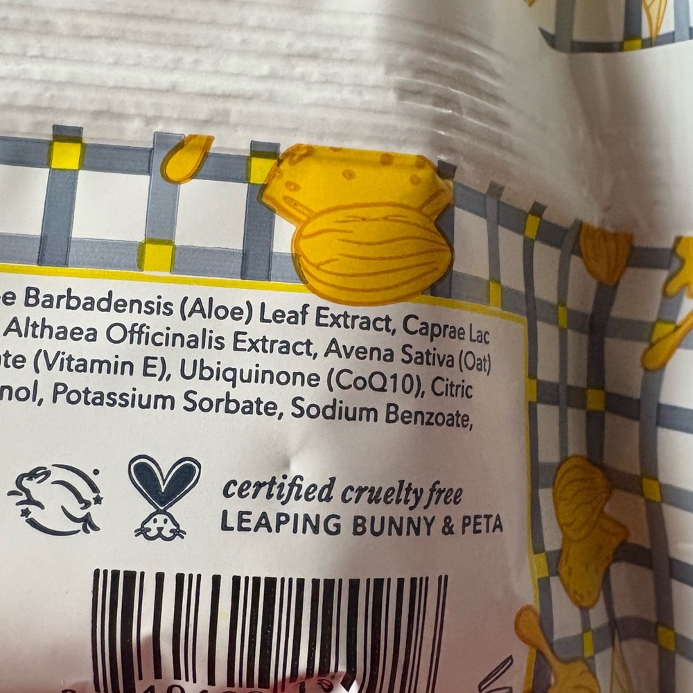 4 unopened packs of Beekman goat milk wipes - Picture 7 of 10